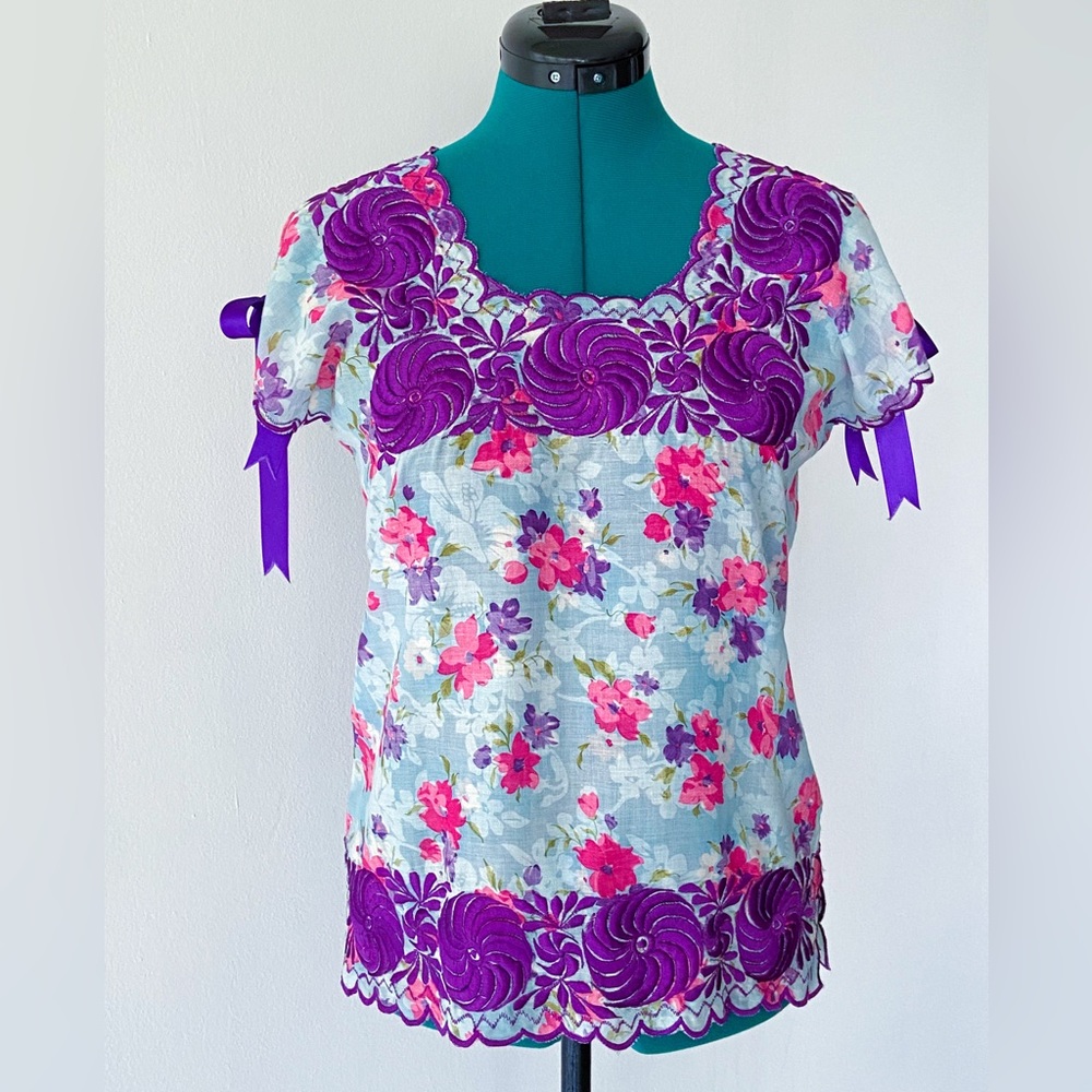 Vintage Handmade Huipil Blouse Embroidered floral Mexico